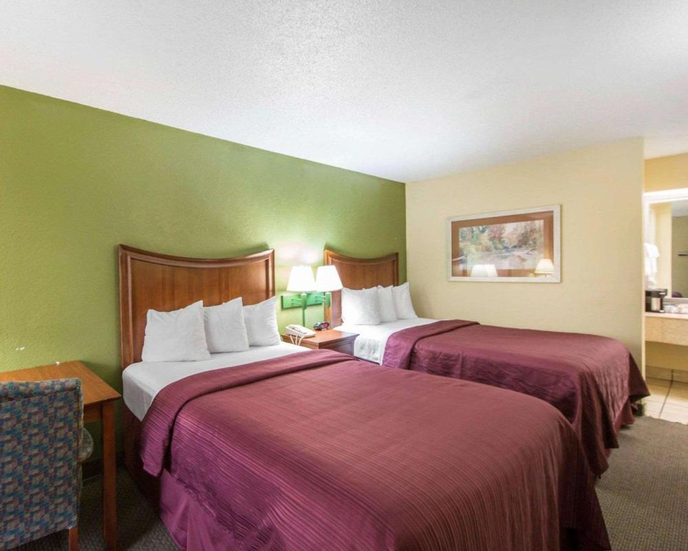 Double Room with Two Double Beds - Non-Smoking interior